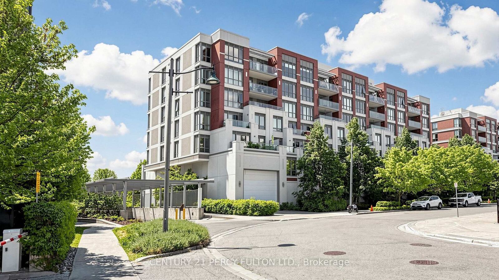 Property Photo:  57 Upper Duke Crescent 102  ON L6G 0B9 