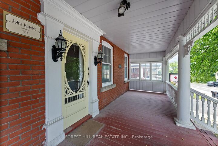 Property Photo:  36 Arnold Crescent Main  ON L4C 3R5 