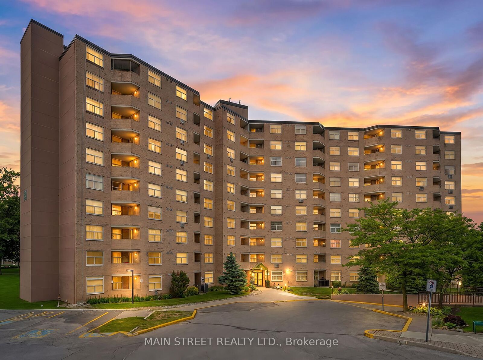 Property Photo:  260 Davis Drive 1008  ON L3Y 7C3 