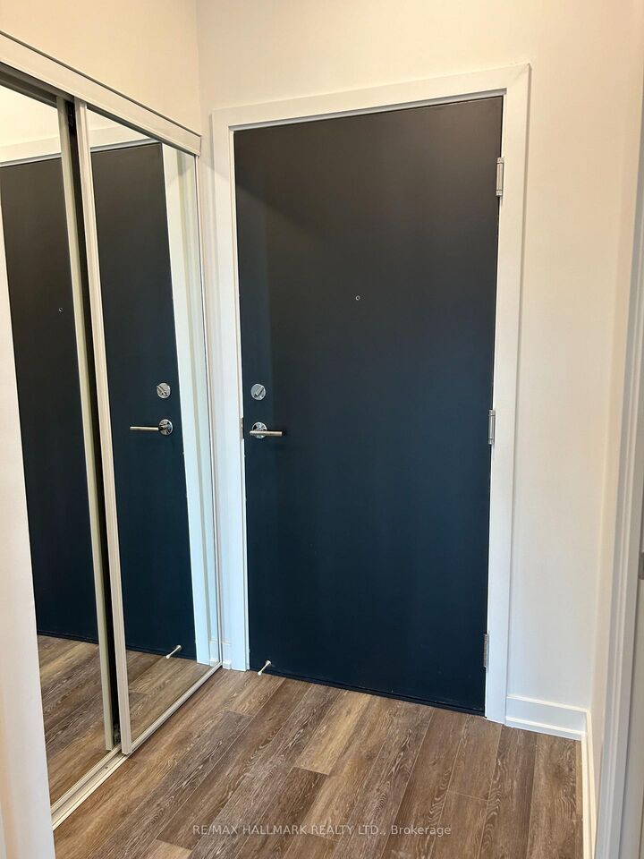 Property Photo:  250 Lawrence Avenue 715  ON M5M 1B2 