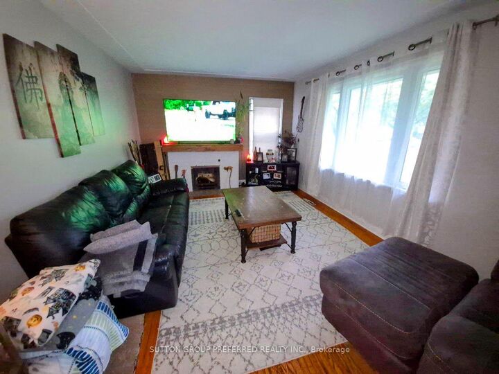 Property Photo:  208 Linwood Street  ON N5Y 1W6 
