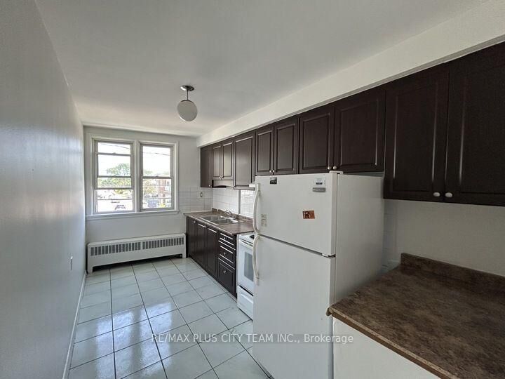 Property Photo: 3432 Bathurst Street 1 ON M6A 2C2