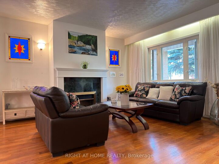 Property Photo:  107 Melrose Avenue  ON M5M 1Y8 