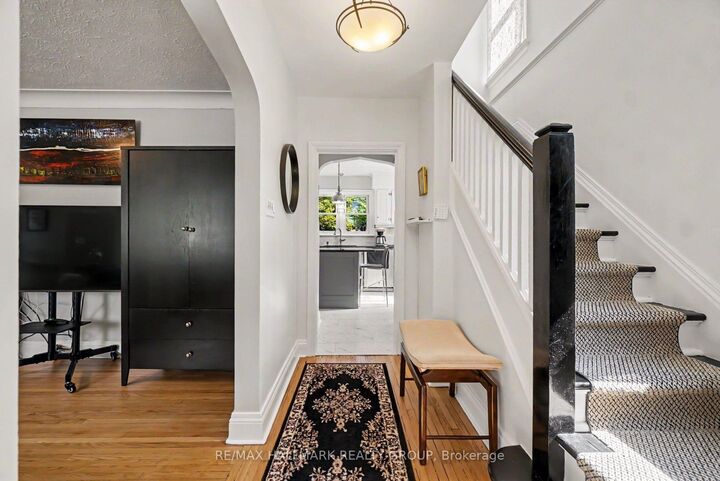 Property Photo:  407 Eden Avenue  ON K1Z 5J1 