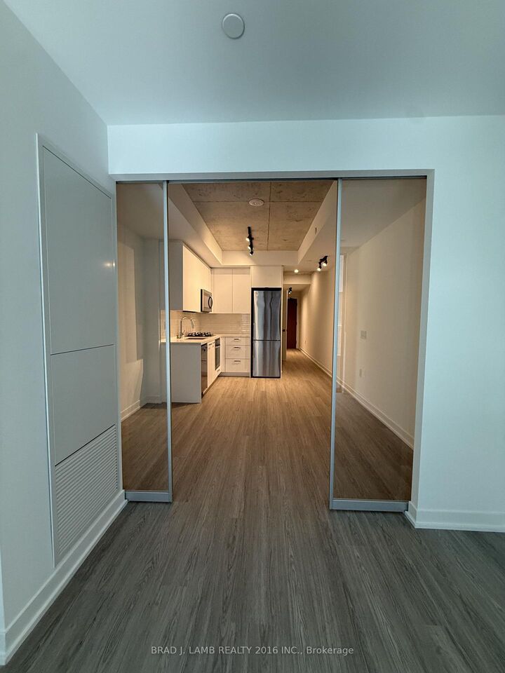Property Photo:  195 McCaul Street 216  ON M5T 0E5 