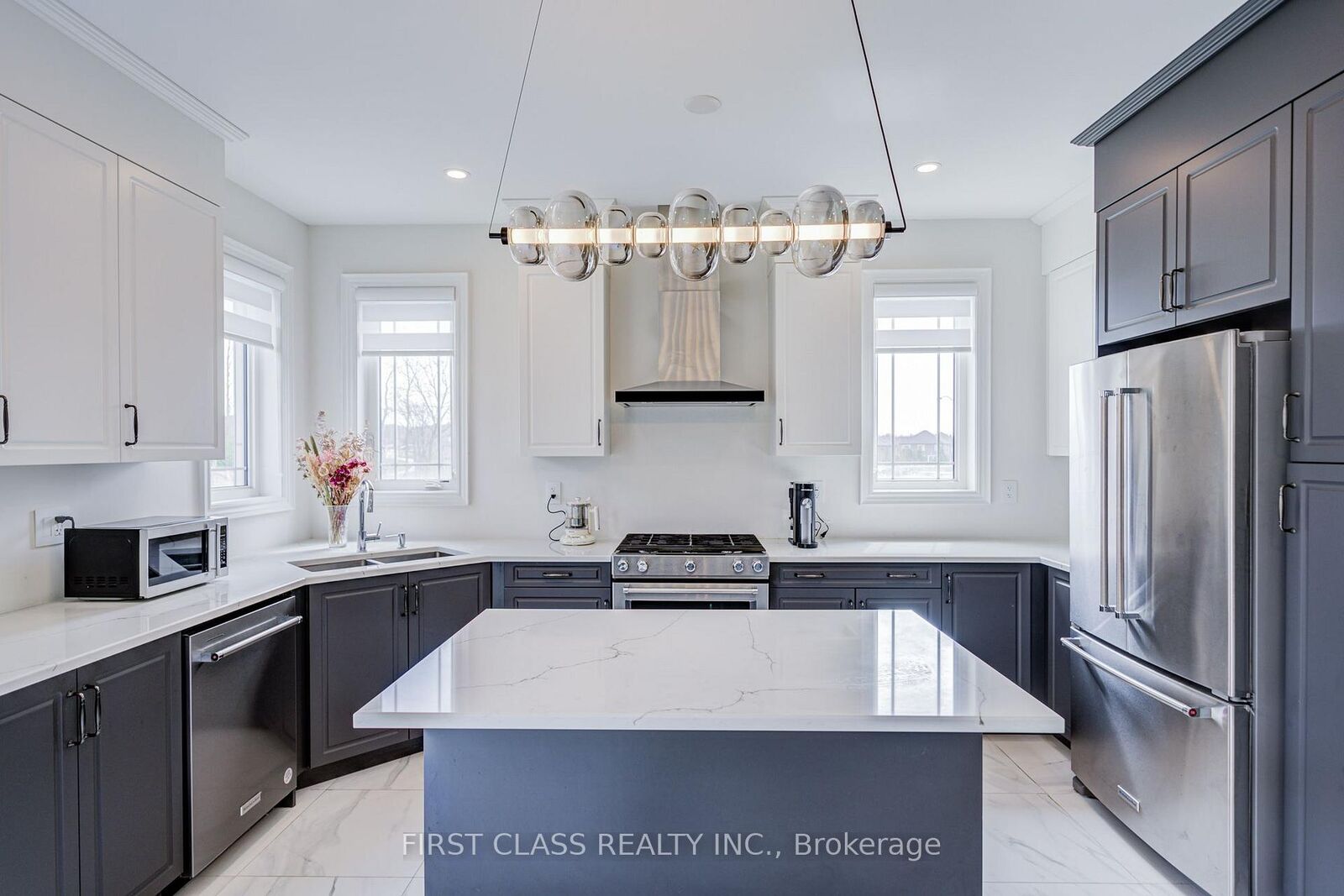 Property Photo:  376 Seaview Heights  ON L9N 0Y5 
