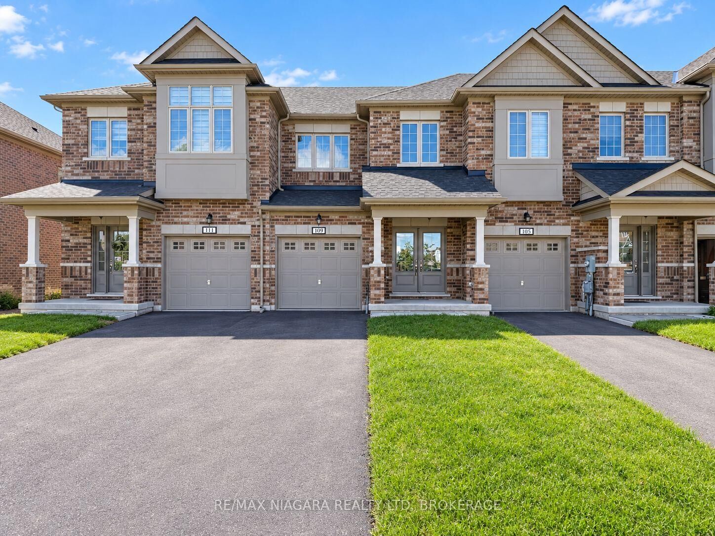 Property Photo:  109 Sapphire Way  ON L2V 0L5 