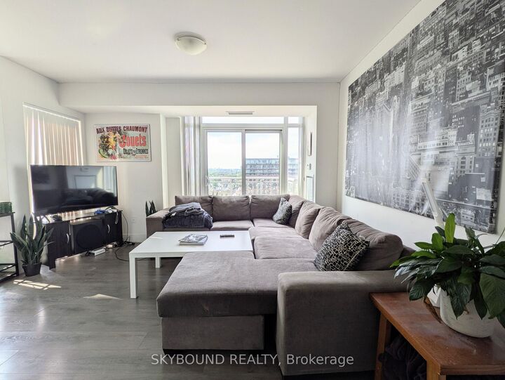 Property Photo:  525 Adelaide Street W 1706  ON M5V 1T6 