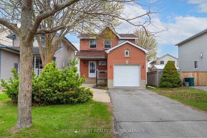 Property Photo:  870 Walker Court  ON K7M 8L2 