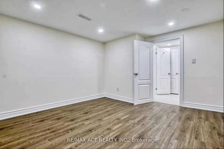 Property Photo:  17 Brewton Road Bsmt  ON M1G 1W2 