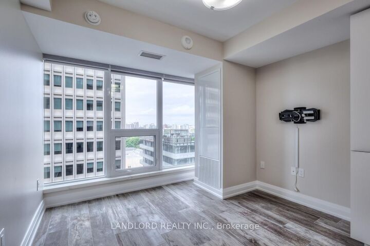 Property Photo:  955 Bay Street 1714  ON M5S 0C6 