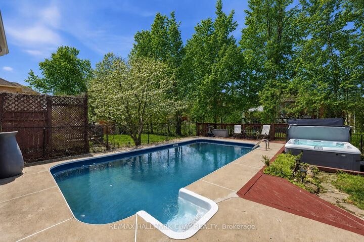 Property Photo:  117 Brown Street  ON L4N 7V7 