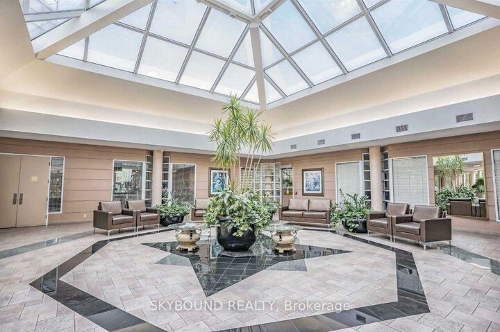 Property Photo:  7 Concorde Place 2601  ON M3C 3N4 