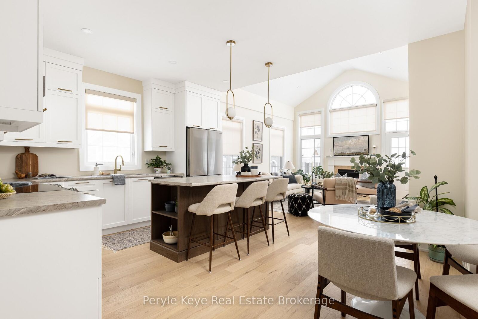 Property Photo:  2 Leeds Court  ON P1L 0B7 