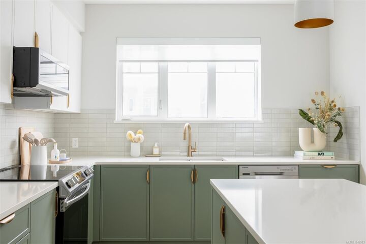 Property Photo: 3230 Glendale Pl #109 BC V9B 1Y2