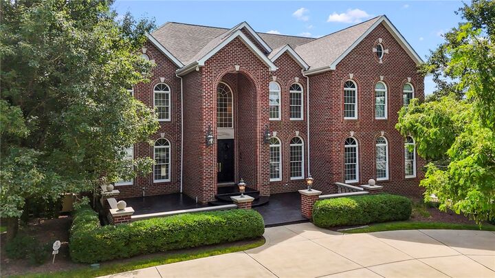 Property Photo:  218 Canterwood Dr  PA 15367 