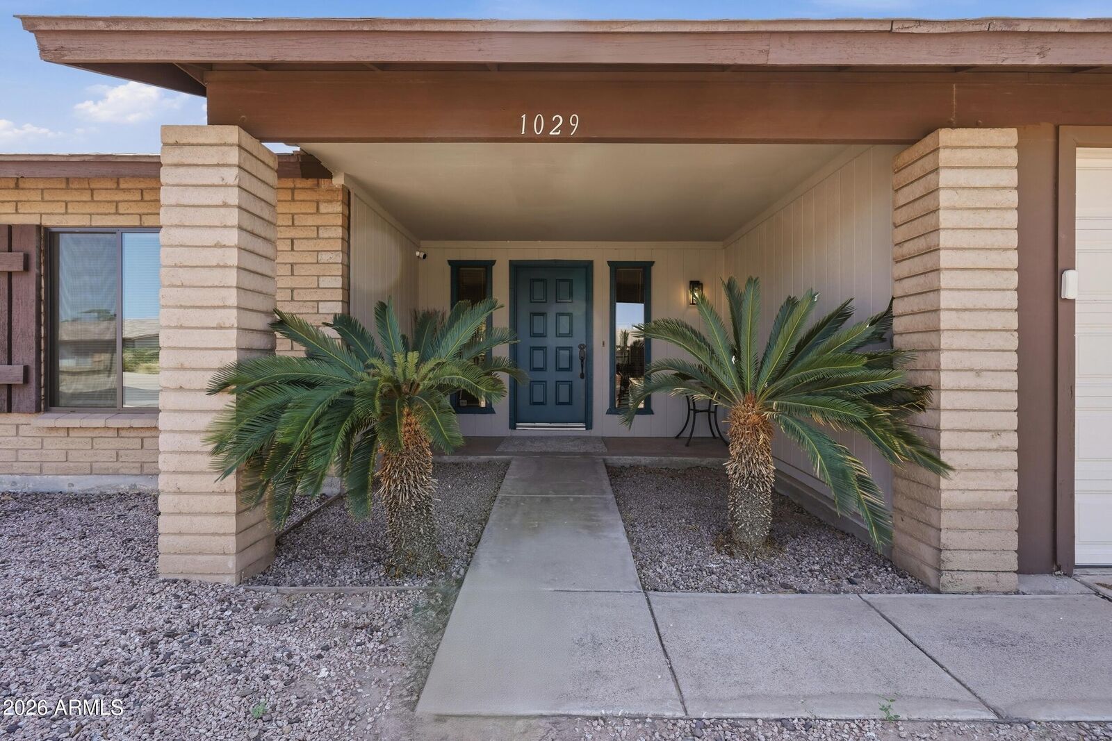 Property Photo:  1029 W Carter Drive  AZ 85282 