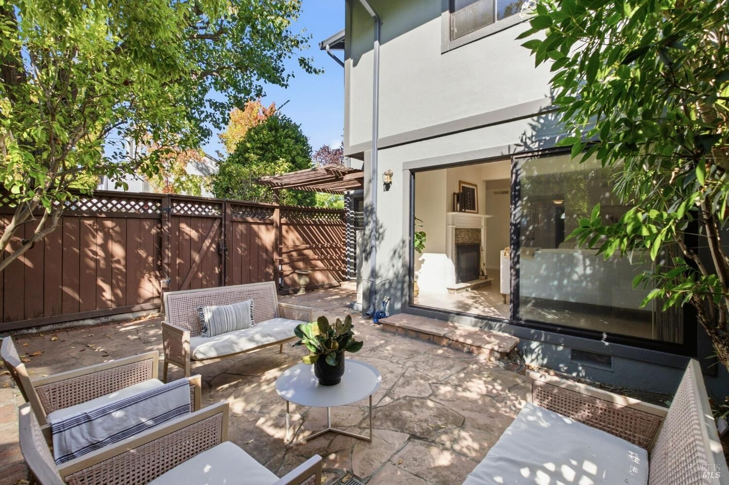 Property Photo:  204 Sylvia Way  CA 94903 