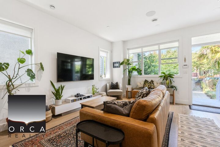 Property Photo:  1784 Charles Street  BC V5L 2T5 