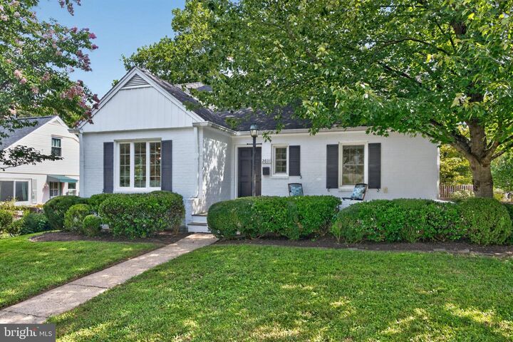 Property Photo:  2601 Military Road  VA 22207 