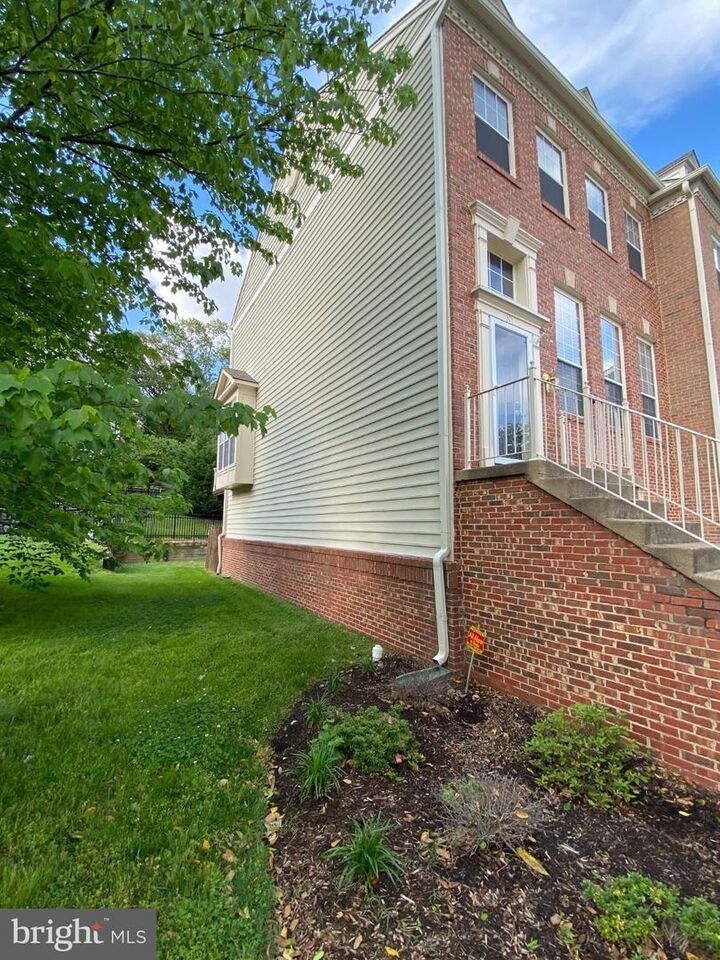 Property Photo:  81 Arell Court  VA 22304 