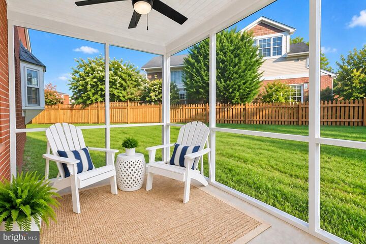 Property Photo: 709 W View Terrace VA 22301