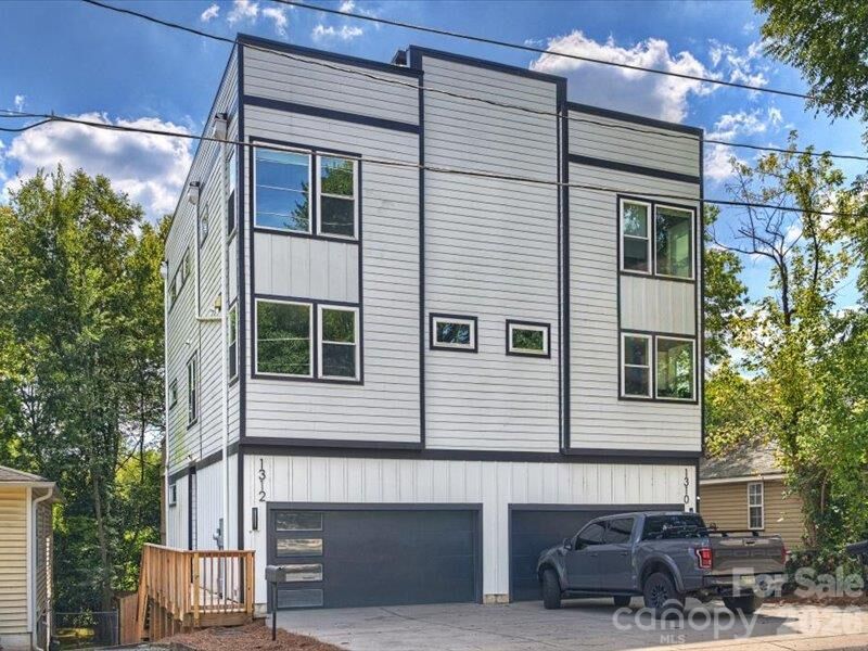 Property Photo: 1312 N Davidson Street N NC 28206