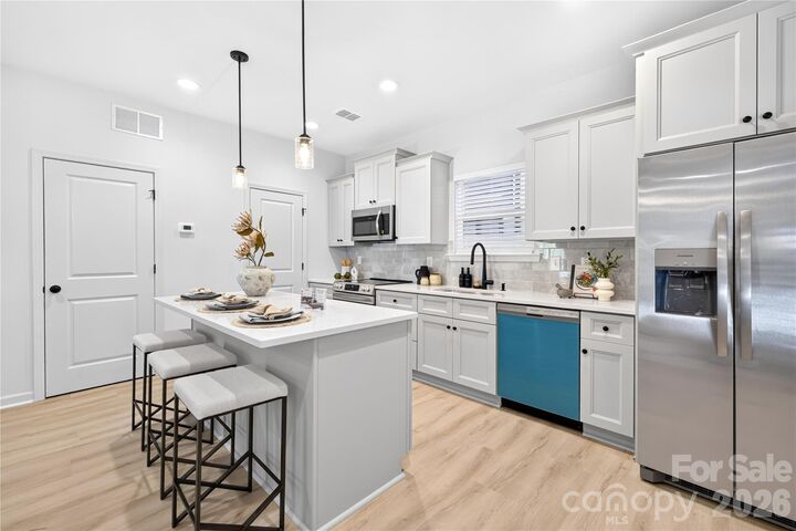 Property Photo:  3624 Glenwood Drive  NC 28208 