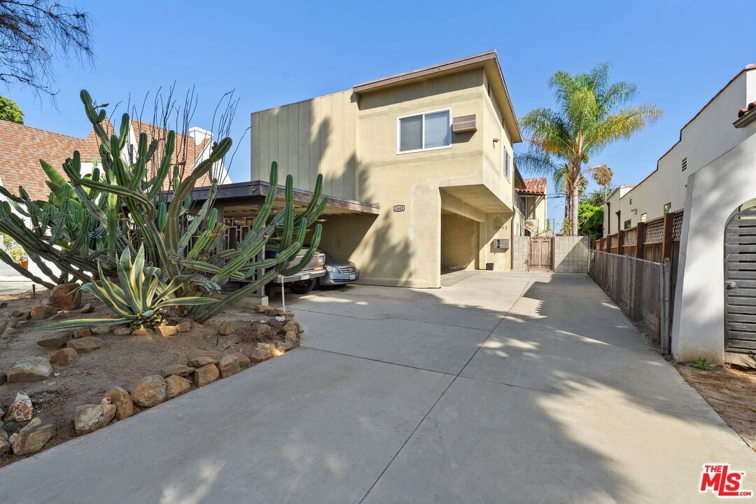 Property Photo: 1642 S Orange Dr CA 90019