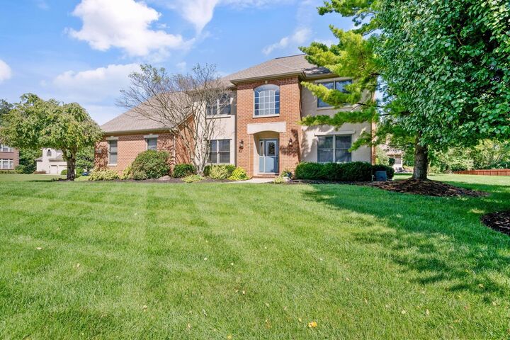 Property Photo:  5565 Troon Place  OH 43082 