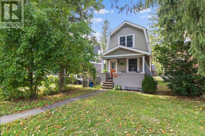 Property Photo:  172 Pearl Street West  ON K6V 4C8 