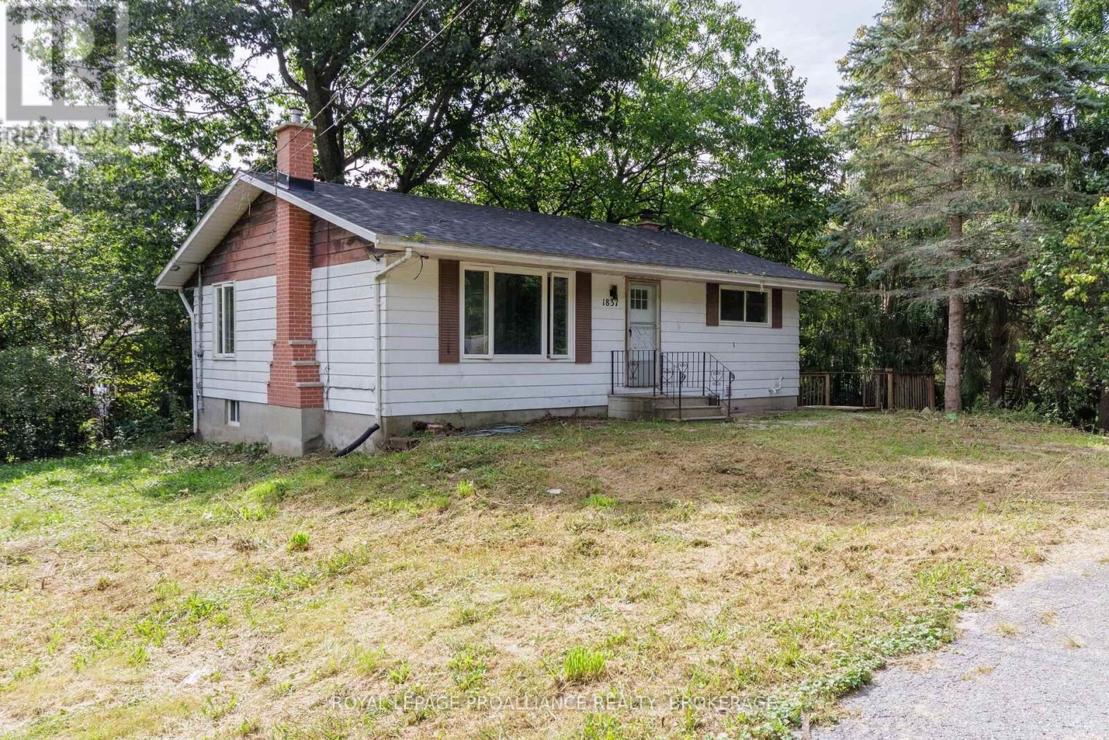 Property Photo:  1837 Highway 2  ON K7L 4V1 