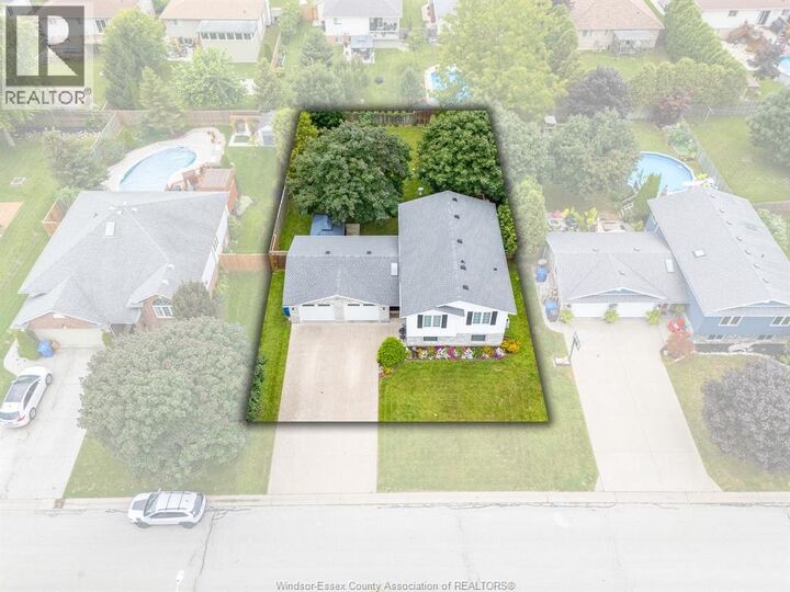 Property Photo:  855 Lawndale Avenue  ON N9Y 3S5 