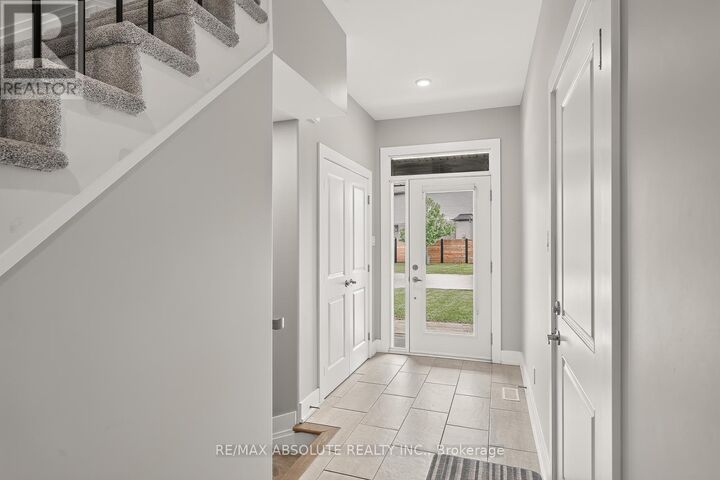 Property Photo:  308 Proud Walk Drive  ON K2S 2L6 