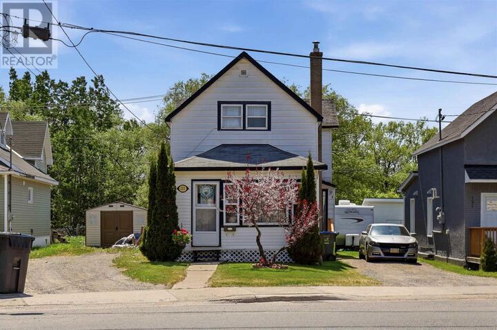 Property Photo:  133 Grosvenor Ave  ON P6B 2M2 