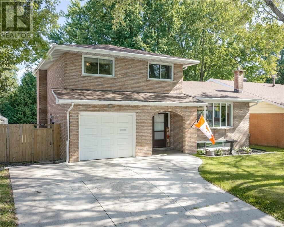 Property Photo:  794 Auger Avenue  ON P3A 4T2 