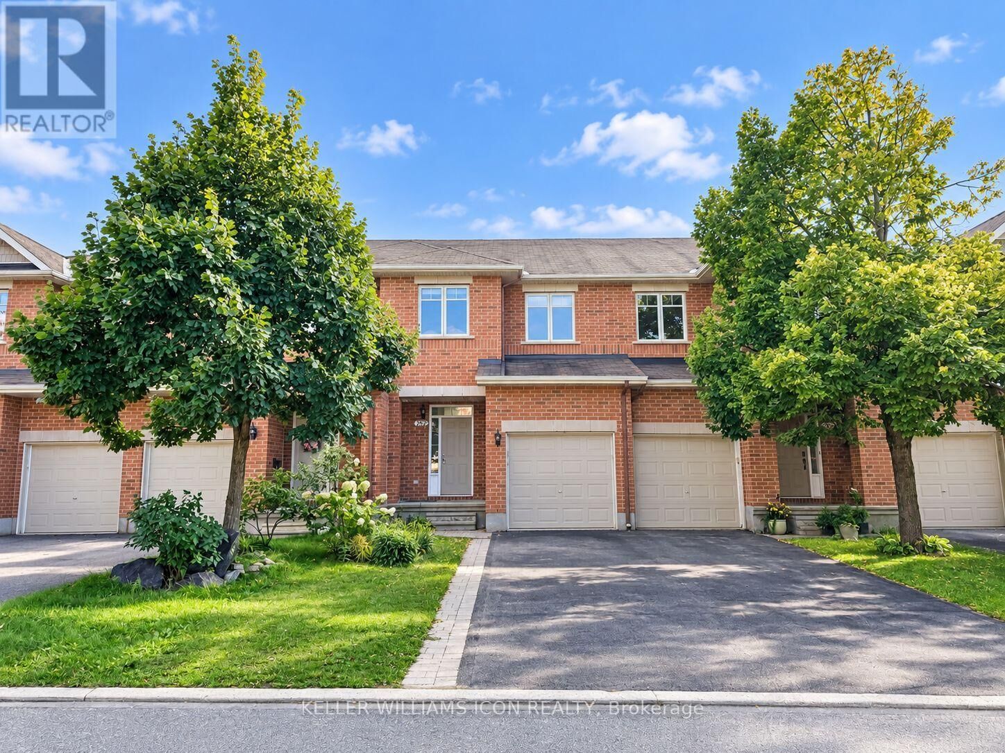Property Photo:  262 Badgeley Avenue  ON K2T 0A7 