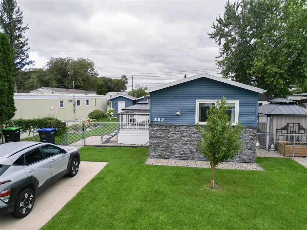Property Photo: 502 Centre Avenue MB R7C 0A4