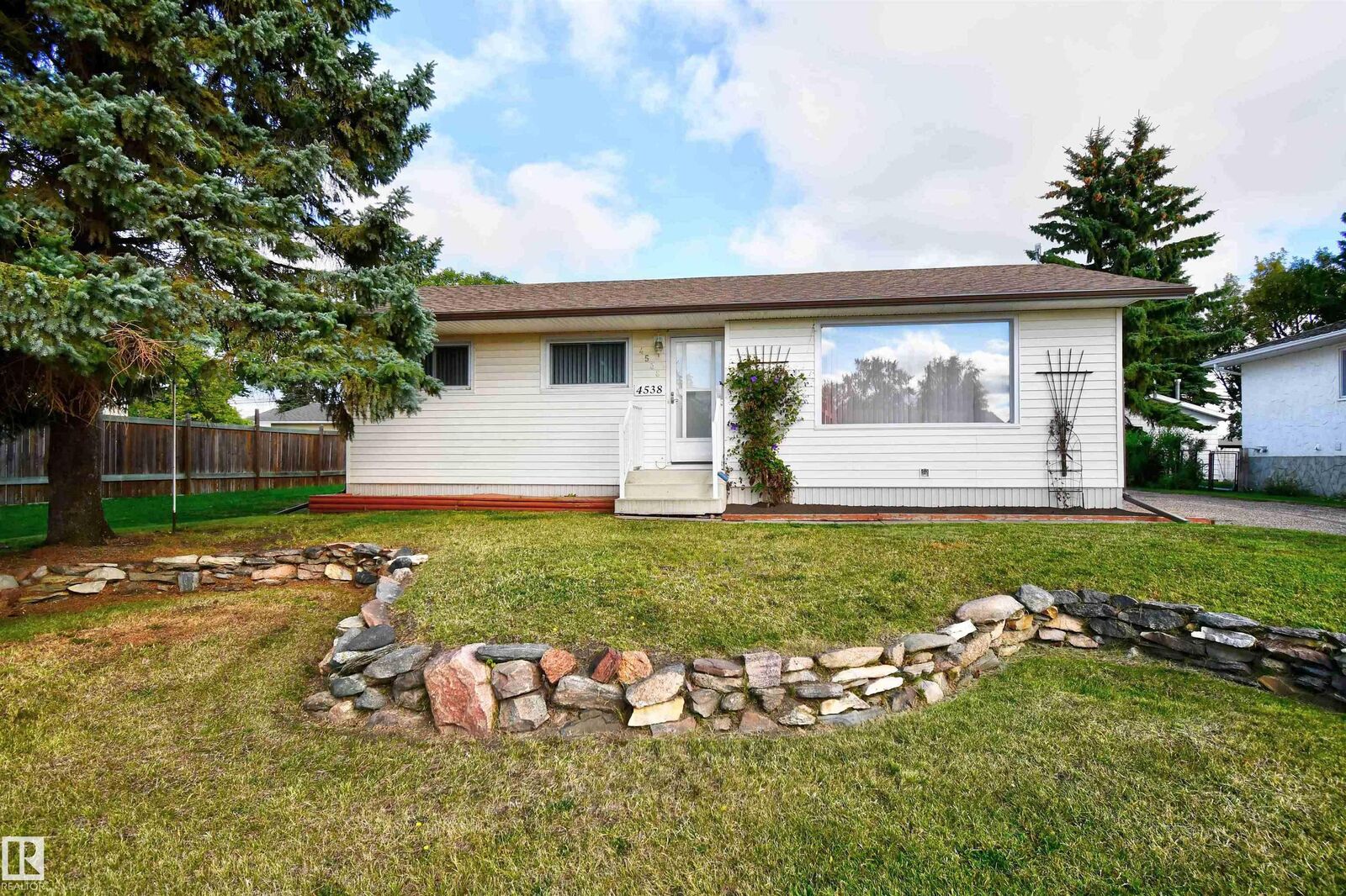 Property Photo:  4538 46 Avenue  AB T0A 3A3 