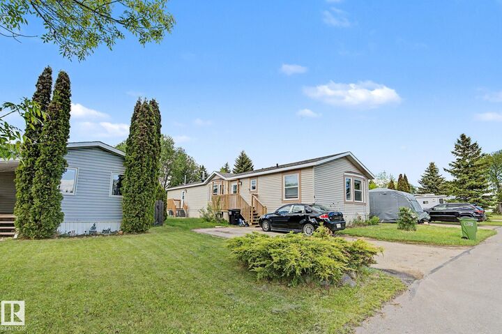 Property Photo:  6 The Parkway NW  AB T6P 1C7 