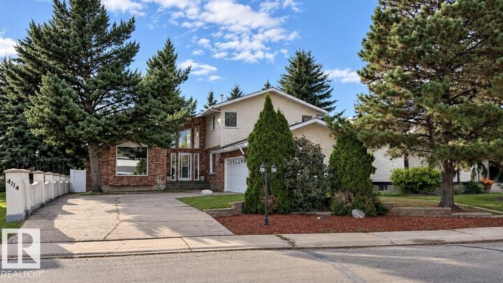 Photo de la propriété:  4114 48A Street  AB T9C 1B3 