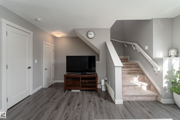 Property Photo:  4205 30 Street NW 1  AB T6T 2G9 