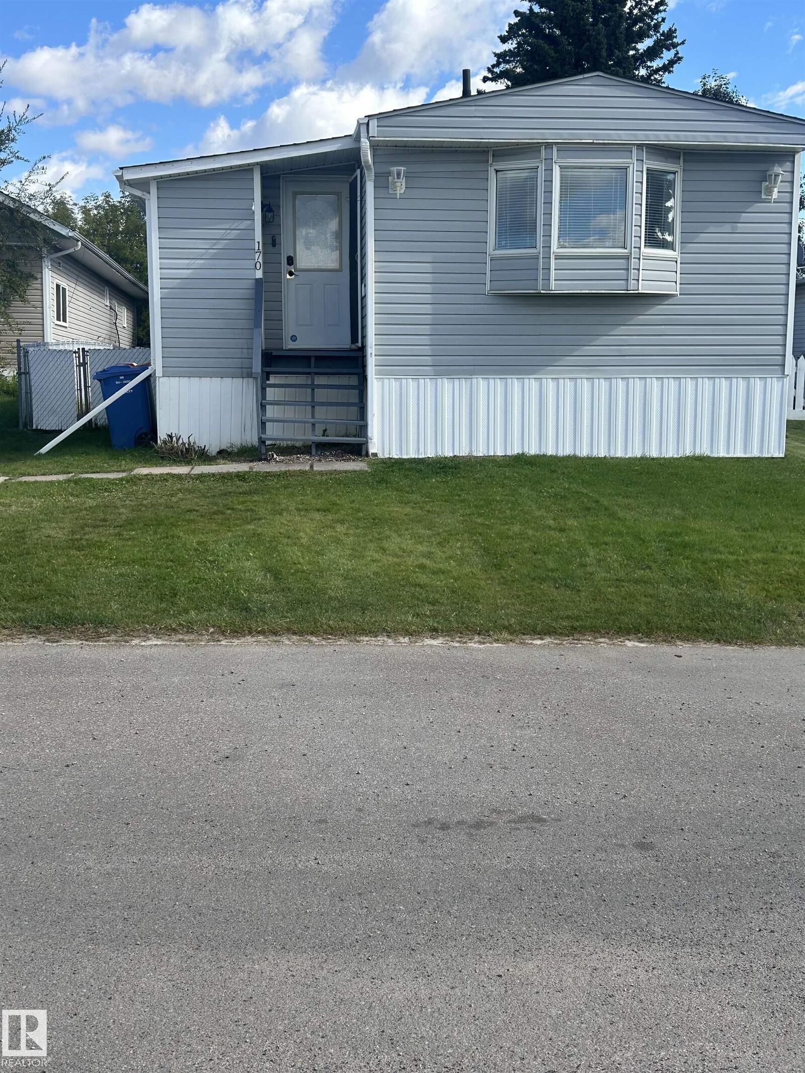 Property Photo:  170 Parkland Drive  AB T7X 3N7 