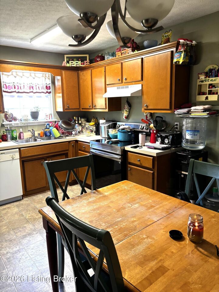 Property Photo: 199 Alto St KY 40065