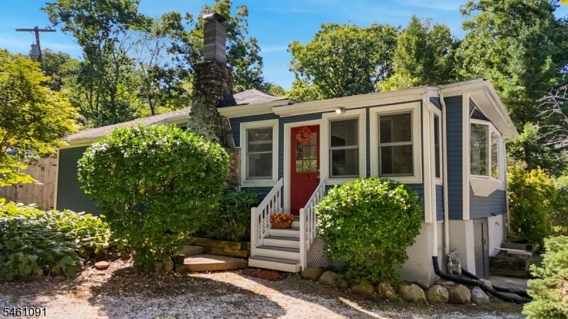 Property Photo:  32 Laurel Dr  NJ 07438 