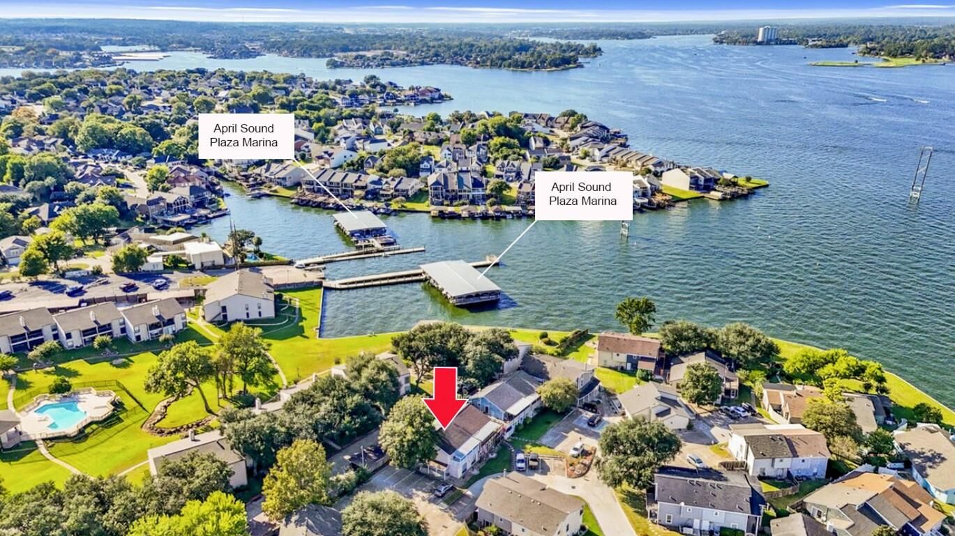 Property Photo:  132 April Point Drive N  TX 77356 