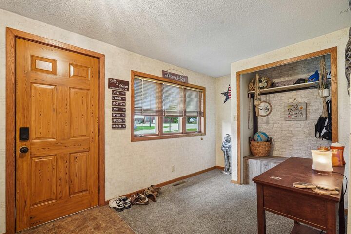 Property Photo:  105 Winslow St S  IA 50671 