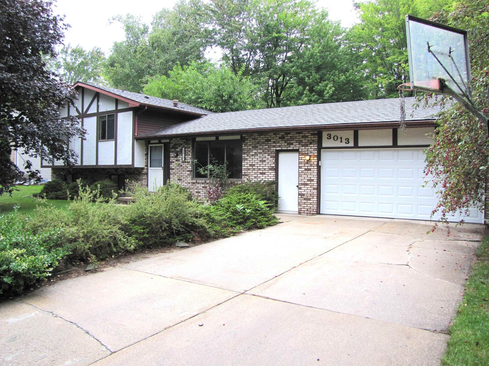 Property Photo:  3013 Highbrook Dr.  MI 48642 