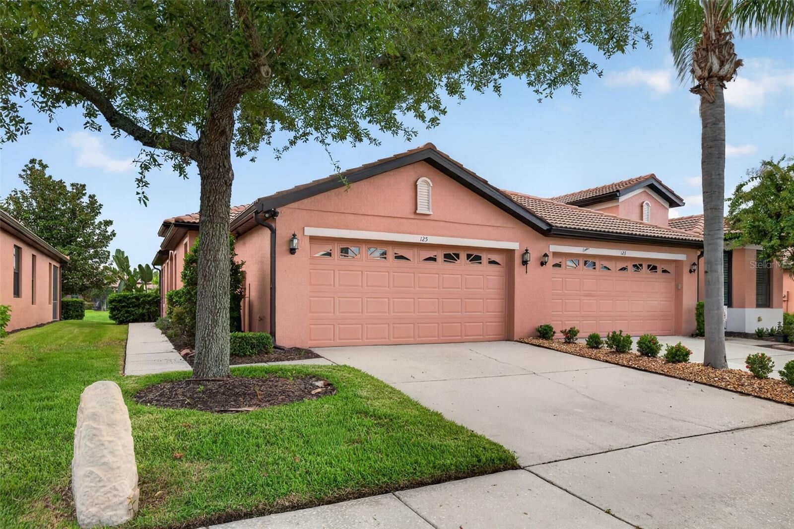 Property Photo:  125 Shell Falls Drive  FL 33572 