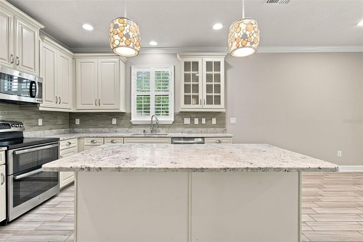 Property Photo:  8021 Whitetail Deer Way  FL 33635 